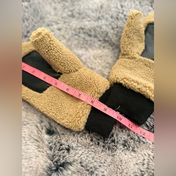 Intrend by Max Mara Plush Effect Mittens Size: OS New Fall / Winter Color: Camel - Picture 8 of 10